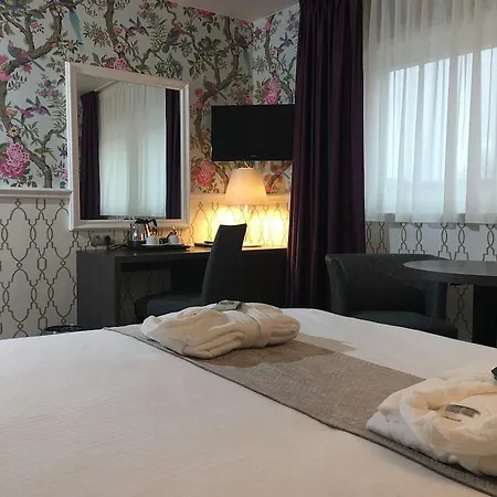 Dukes' Academie 4*