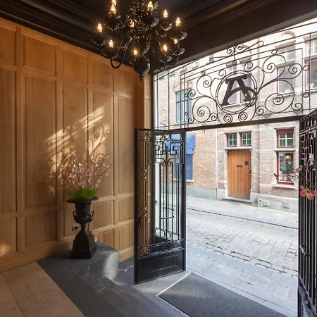 Dukes' Academie 4*
