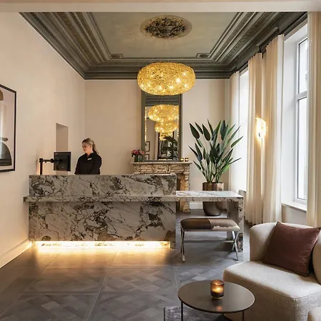 Dukes' Academie 4*