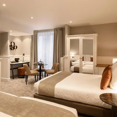 Dukes' Academie 4*