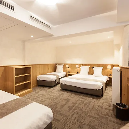 Dukes' Academie 4*