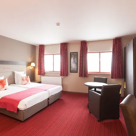 Dukes' Academie 4*